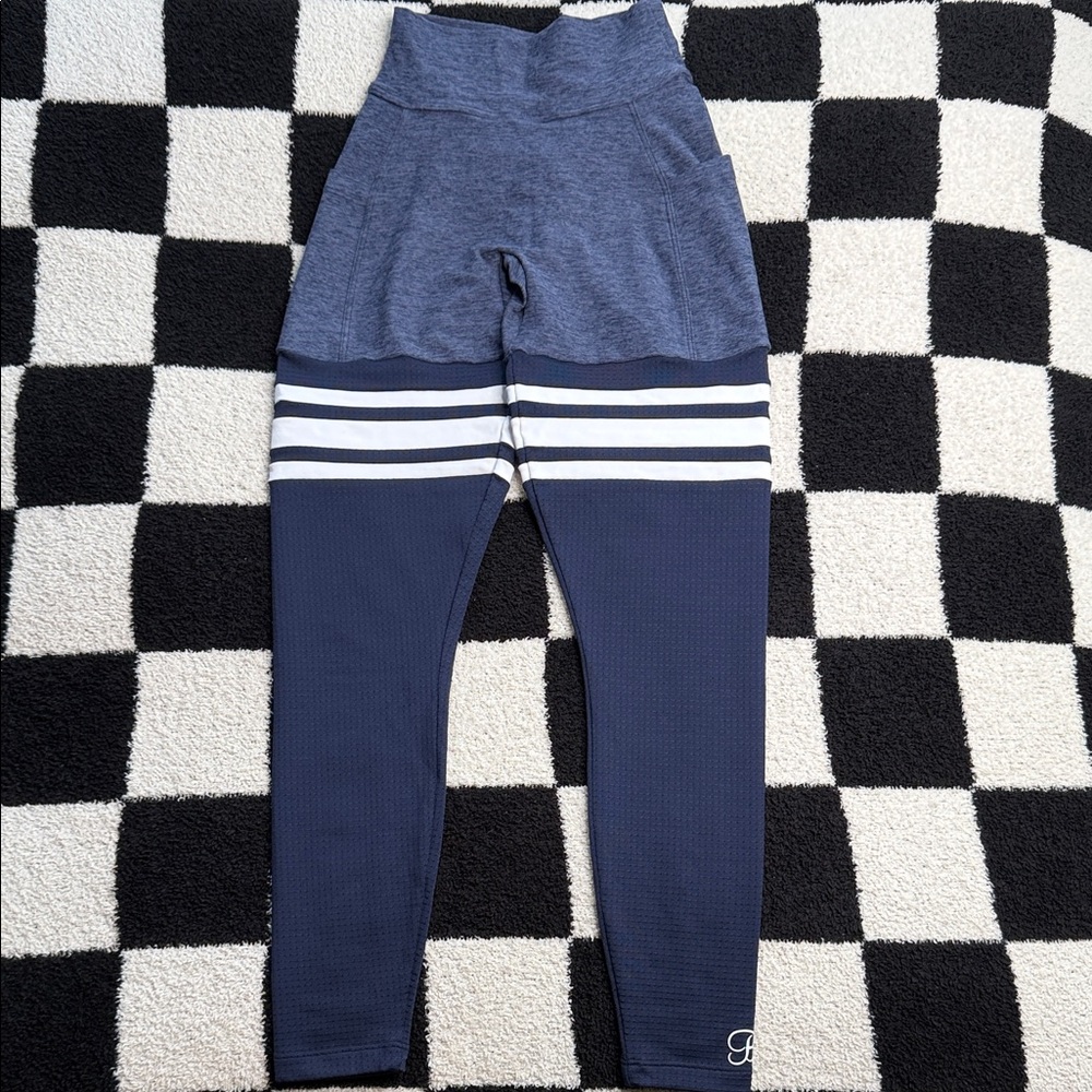Bombshell Sportswear Scrunch Thigh - High - Picture 2 of 6